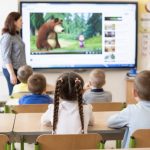 У Києві вчительку оштрафували на 3400 грн за мультфільм російською мовою для першокласників