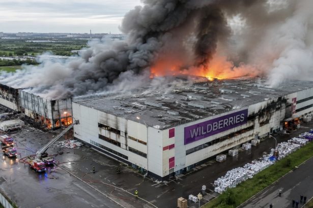 Найбільший склад Wildberries у Санкт-Петербурзі повністю знищено