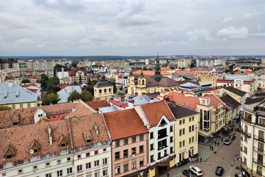 Погода на Івано-Франківщині: дощ і до 32 градусів