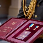 Зеленський нагородив військових: троє стали Героями України