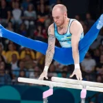 Олег Верняєв продав квартиру щоб судитися з Україною