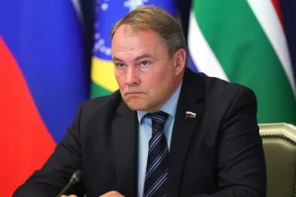 Толстой закликав деморалізувати українців ударами по містах