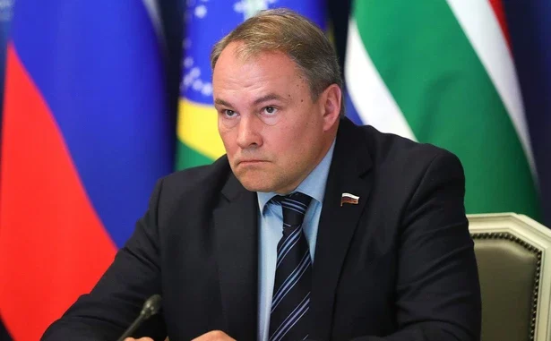 Толстой закликав деморалізувати українців ударами по містах