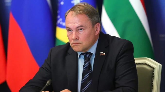 Толстой закликав деморалізувати українців ударами по містах