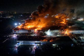 Де сталися влучання по «Епіцентру», складах «Нової пошти» та Rozetka в Києві — перші деталі