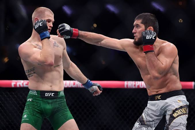 Махачев переміг Геррі: результат титульного бою UFC