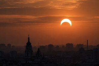 Чи можна побачити сонячне затемнення 12 серпня 2026 у Києві та о котрій воно почнеться