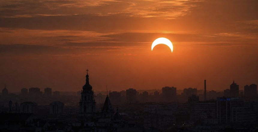 Чи можна побачити сонячне затемнення 12 серпня 2026 у Києві та о котрій воно почнеться