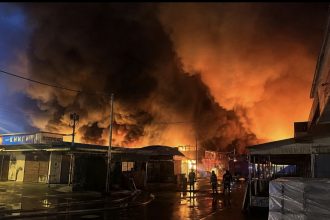 Київ під атакою РФ — пожежі на Почайній, в Оболонському та Голосіївському районах