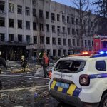 Атака на Житомир 19 серпня — реактивні дрони влучили у будівлю поліції, повідомляють про багатьох поранених