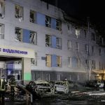 Росія вдарила по дитячій лікарні в Києві: у Солом’янському районі вибило вікна та горять авто