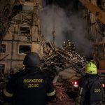 У Києві людей заблокувало в укритті після атаки РФ — що відомо про рятувальну операцію