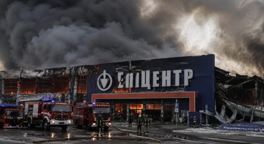 Де в Одесі сталися прильоти 24 серпня: що відомо про пожежі в «Епіцентрах»