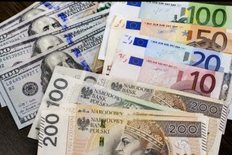 Курс валют на 1 вересня: скільки коштує долар, євро та злотий
