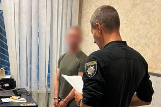 Пограбування у Боровій: затримання підозрюваного після стрілянини