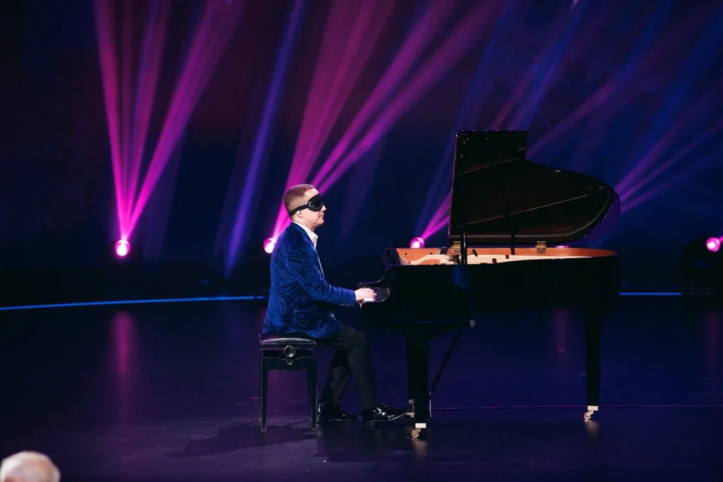 Хто такий MAESTROPIANO (Олексій Бєглєцов), перший фіналіст «Україна має талант» 11 сезон