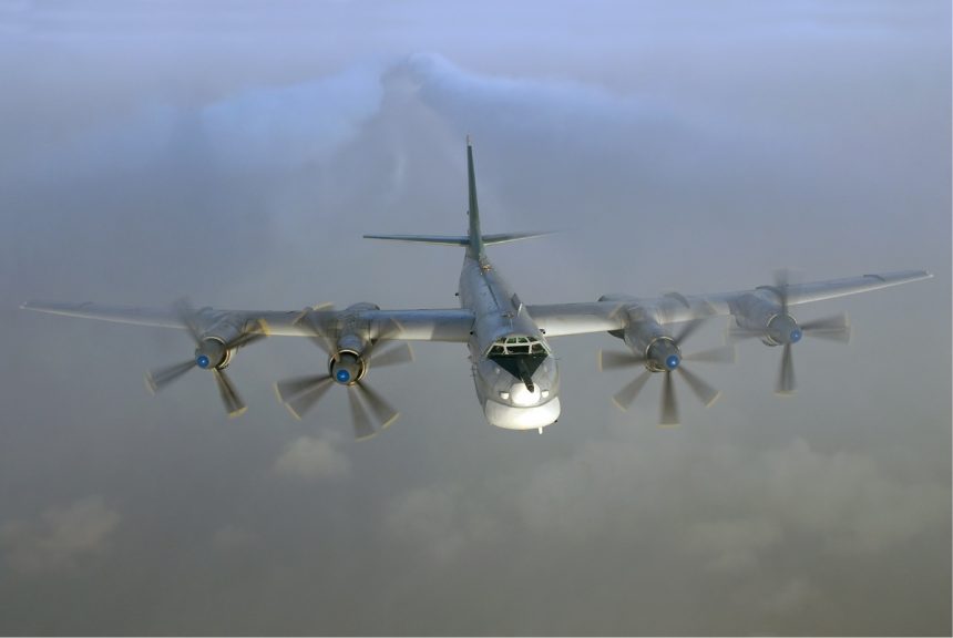СБУ уразили Ту-95МС на аеродромі в Енгельсі