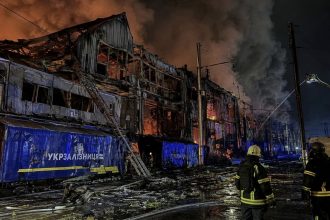 Атака на Київ сьогодні — балістичний удар РФ зруйнував цех Укрзалізниці, є загиблі