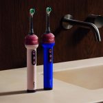 Dyson представила розумну зубну щітку CameraJet із камерою та очищенням між зубами — ціна та де купити в Україні