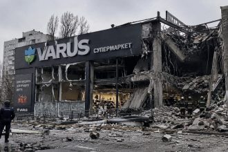 У Києві зруйновано супермаркет VARUS у Солом’янському районі: що відомо про удар по магазину на Волинській