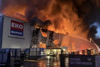 Що відомо про влучання у склади «Еко-Маркет» у Київській області — де сталася пожежа та які наслідки