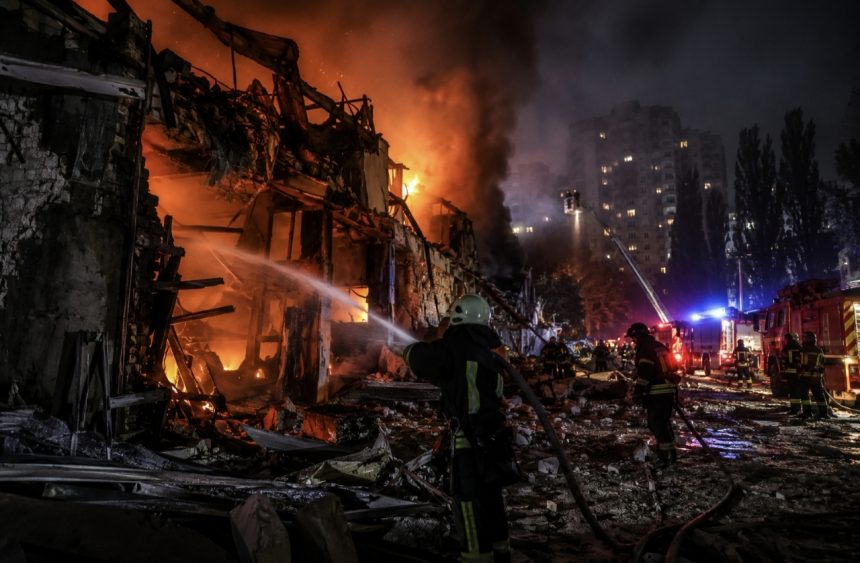 Атака РФ на Київ сьогодні: двоє загиблих, щонайменше вісім постраждалих — що відомо
