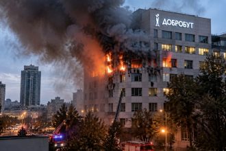 Де горить «Добробут» у Києві: наслідки прильоту та останні новини