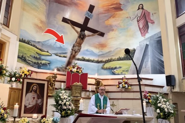 Смерть просто під час богослужіння — як хрест убив священника в Еквадорі, де сталася трагедія та що потрапило на відео