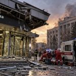 У Києві після обстрілу постраждали медики швидкої, пошкоджено метро Лісова та ДТЕУ
