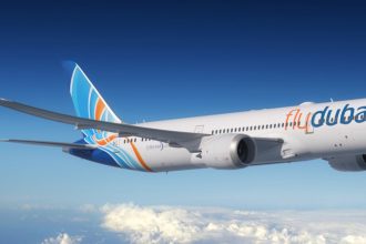 Літак авіакомпанії Flydubai у польоті