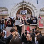Протест школярів біля ліцею у Франції, жовтень 2026 року