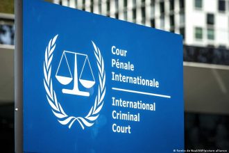 Вивіска Міжнародного кримінального суду в Гаазі