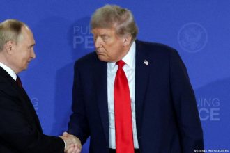 Дональд Трамп і Володимир Путін під час зустрічі в Анкориджі