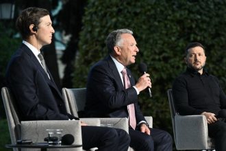 Володимир Зеленський, Стів Віткофф і Джаред Кушнер на пресконференції в Києві